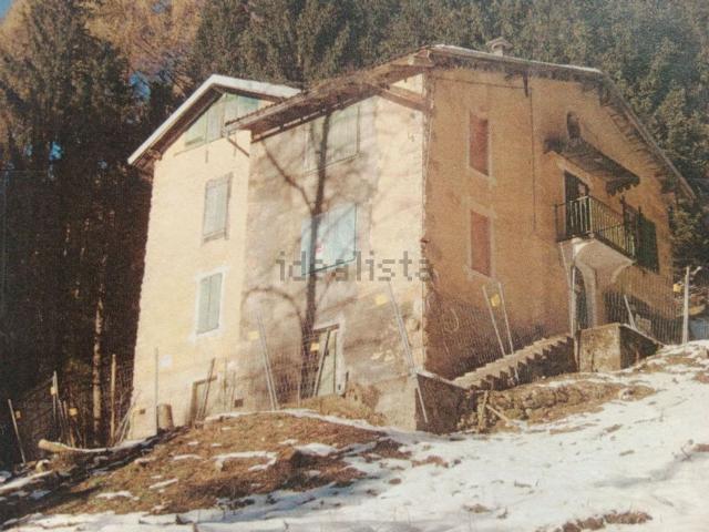 Case e ville in vendita di 265 m² in Via Cassinelli, 2