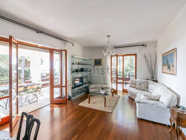 Case e ville in vendita di 265 m² in Via delle Eriche