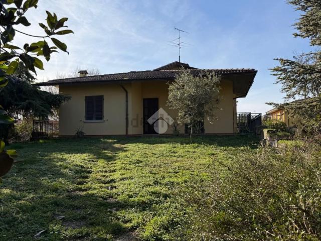 Case e ville in vendita di 265 m² in Via Papa Giovanni XXIII, 41
