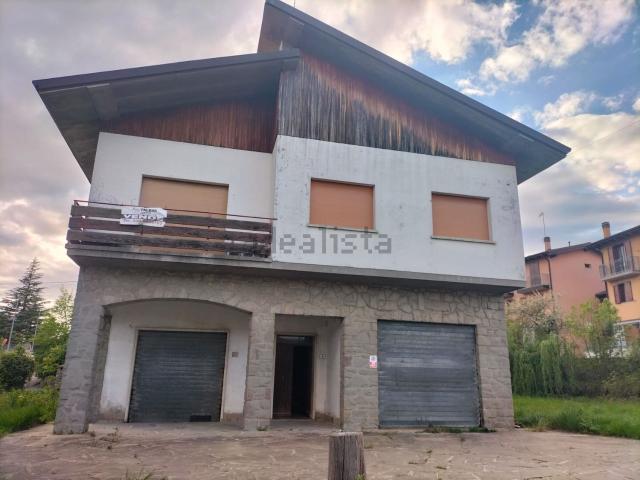 Case e ville in vendita di 265 m² in Via Romana Antica, 21