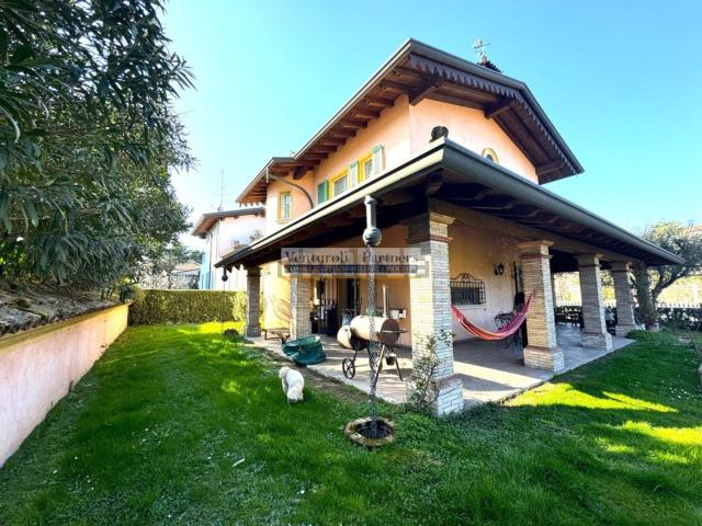 Case e ville in vendita di 265 m² in Via Tommaso dal Molin
