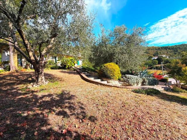 Case e ville in vendita di 265 m² in Via Zuccante Giuseppe