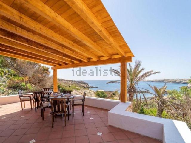 Case e ville in vendita di 265 m² in Contrada Cala Calandra