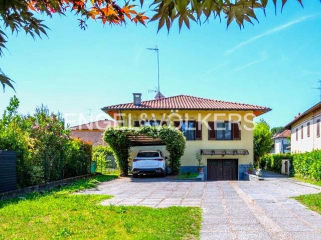Case e ville in vendita di 266 m² in Via Campaccino, 17