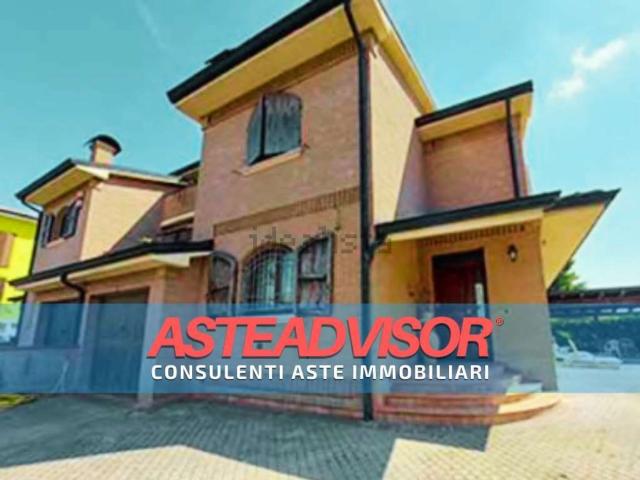 Case e ville in vendita di 266 m² in Via delle Macine, 26