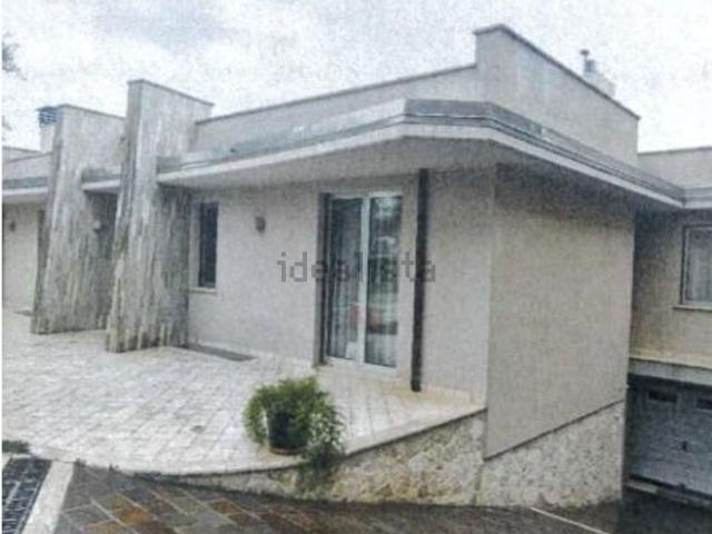 Case e ville in vendita di 266 m² in Via Pignotto, 3