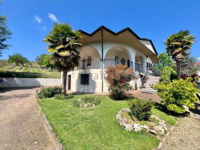 Case e ville in vendita di 266 m² in Frazione Molino, 112