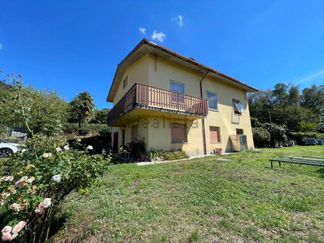 Case e ville in vendita di 267 m² in Via Chiamuzzacco, 16