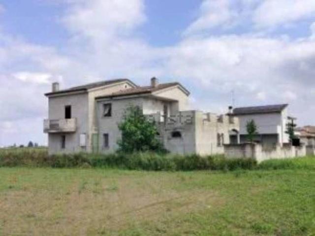 Case e ville in vendita di 267 m² in Via Giacomo Leopardi