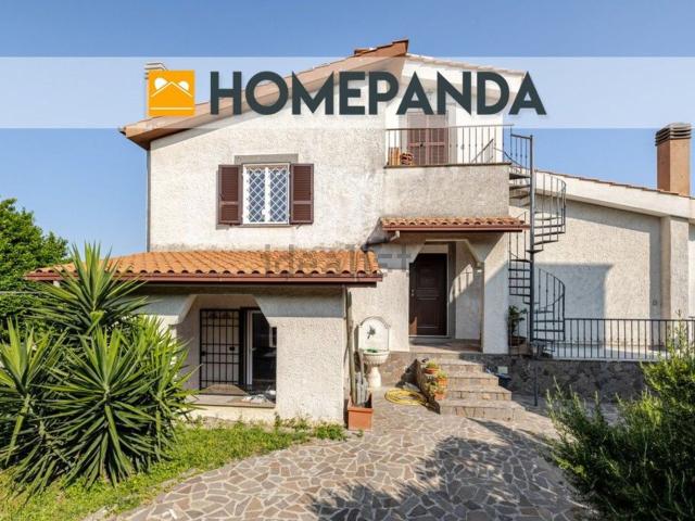 Case e ville in vendita di 267 m² in Via dei Noci, 2