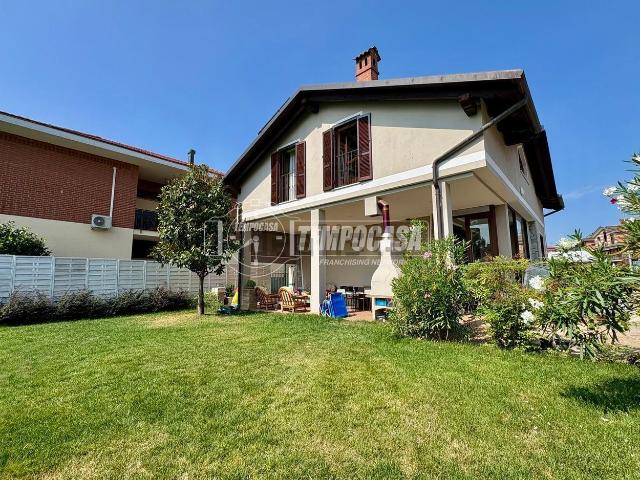 Case e ville in vendita di 267 m² in Via Umberto I