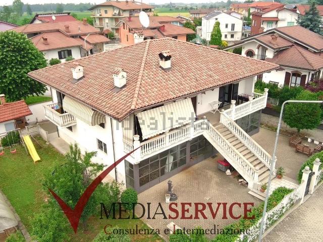 Case e ville in vendita di 267 m² in Borgo San Giovanni, 4