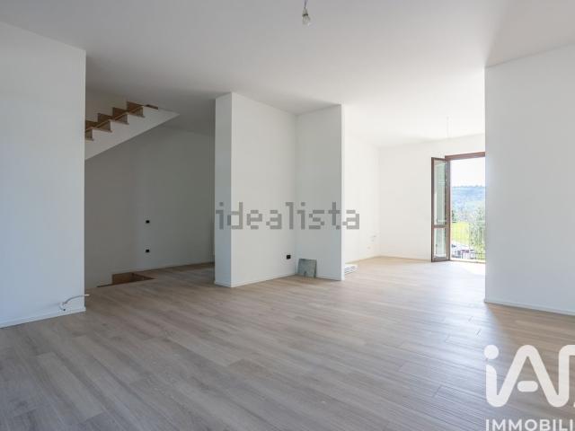 Case e ville in vendita di 267 m² in Località Palazzetto