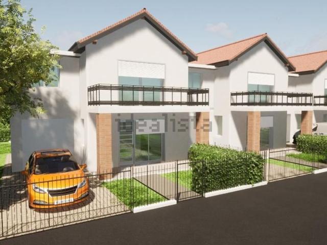 Case e ville in vendita di 268 m² in Via Dante Alighieri