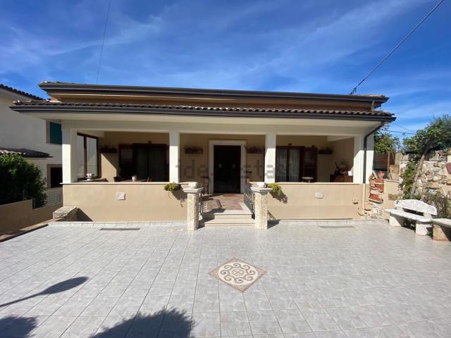 Case e ville in vendita di 268 m² in Viale Leonardo da Vinci