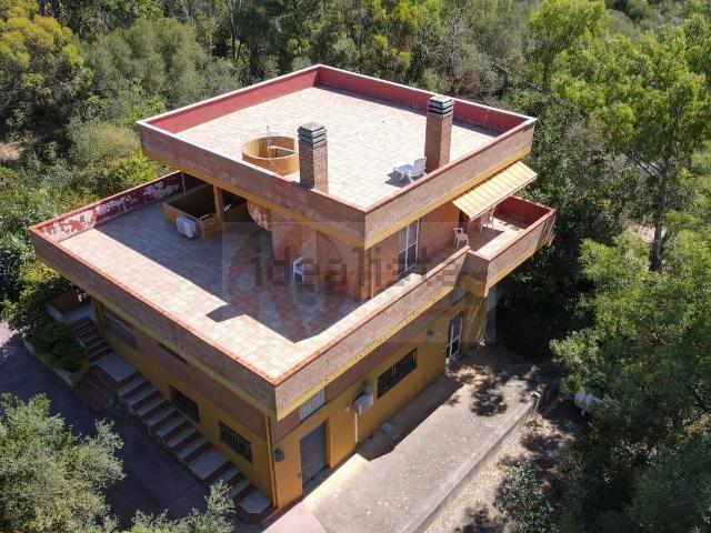 Case e ville in vendita di 268 m² in Strada Vicinale Sant&apos Anatolia, 8