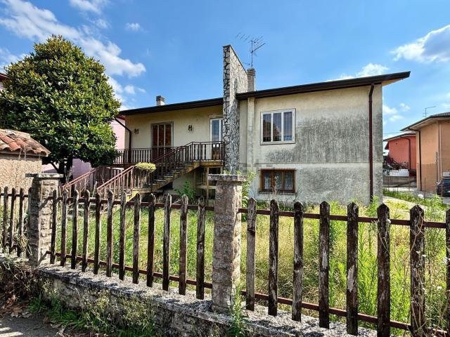 Case e ville in vendita di 269 m² in Via Calatafimi, 32