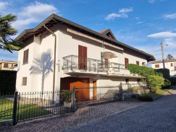 Case e ville in vendita di 269 m² in Via G.Barbieri, 20