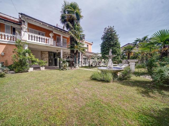 Case e ville in vendita di 269 m² in Via Giuseppe Verdi