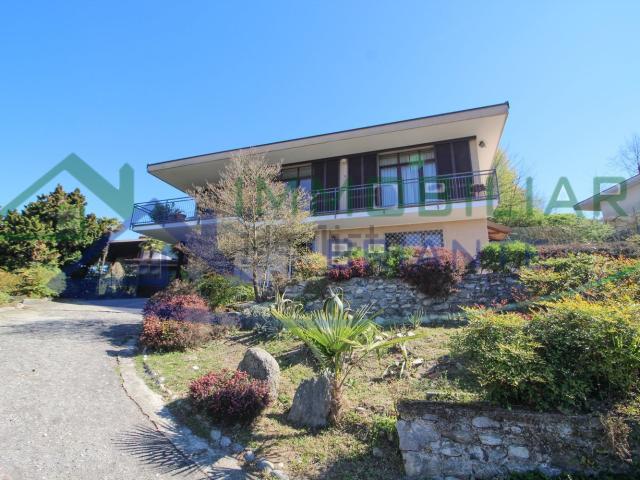 Case e ville in vendita di 269 m² in Via Giacomo Puccini