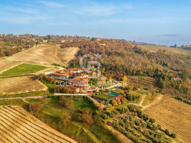 Case e ville in vendita di 2700 m² in Strada Vallescura, 22