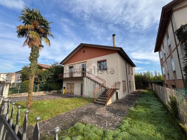 Case e ville in vendita di 270 m²