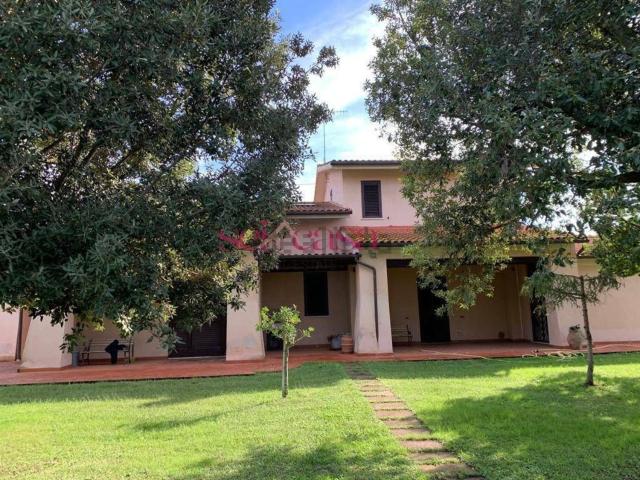 Case e ville in vendita di 270 m²