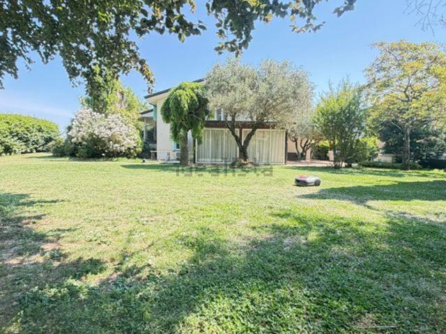 Case e ville in vendita di 270 m²