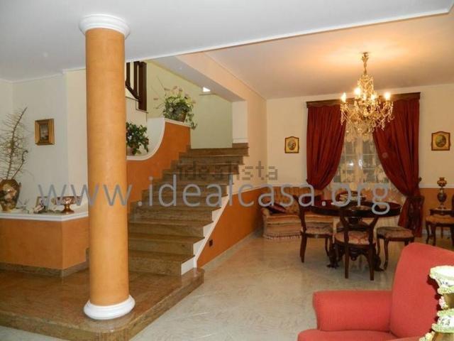 Case e ville in vendita di 270 m²