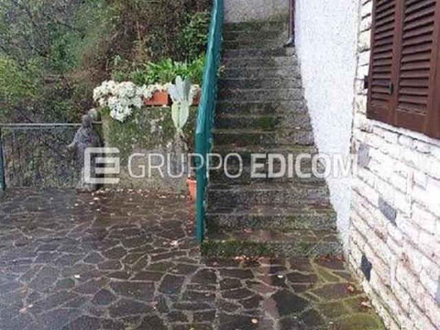 Case e ville in vendita di 270 m² in Via Codena
