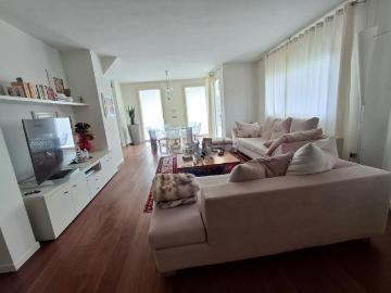 Case e ville in vendita di 270 m² in Via Corrado Corti