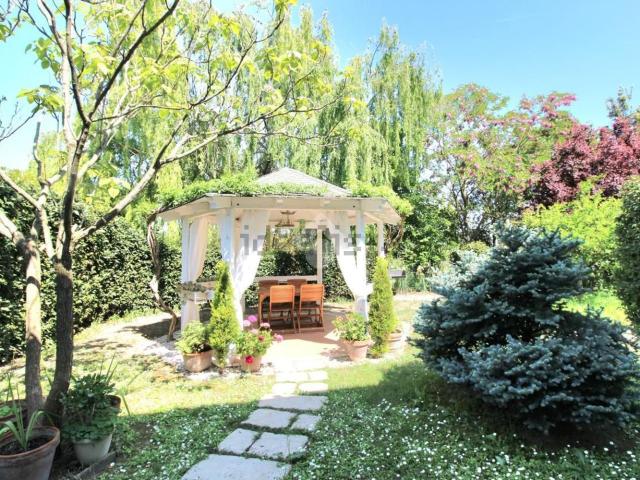 Case e ville in vendita di 270 m² in Via Cerchia di San Martino, 4611
