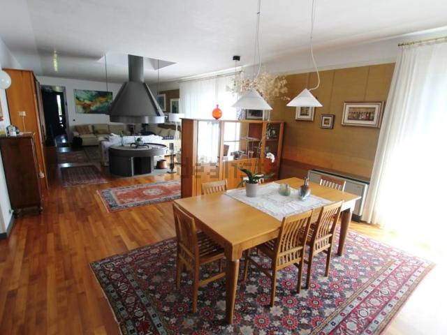 Case e ville in vendita di 270 m² in Via Ceresina