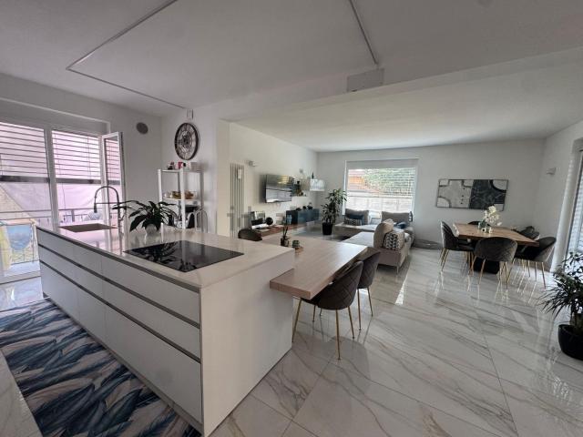 Case e ville in vendita di 270 m² in Via Citterio