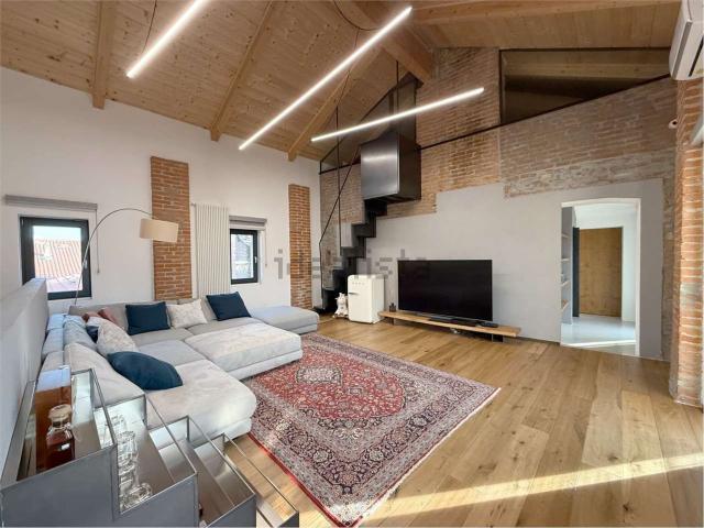 Case e ville in vendita di 270 m² in Via Alfieri, 8