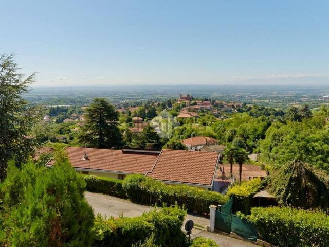 Case e ville in vendita di 270 m² in Via Barbara Allason, 22