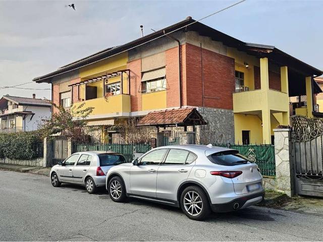 Case e ville in vendita di 270 m² in Via Bellini