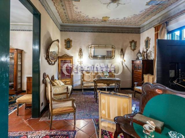 Case e ville in vendita di 270 m² in Via Giuseppe Montanelli, 178