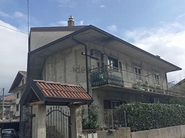 Villetta bifamiliare in vendita di 270 m² in Via Giuseppe Maria Pisani