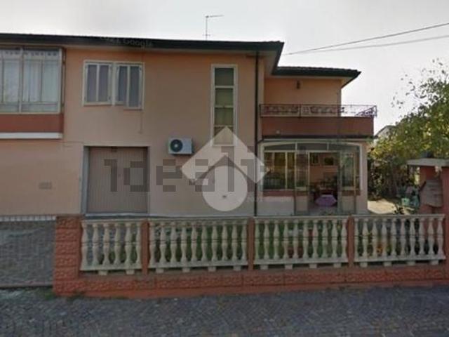 Case e ville in vendita di 270 m² in Via Matteotti, 35