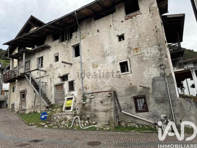 Case e ville in vendita di 270 m² in Via Giovanni Pascoli, 9