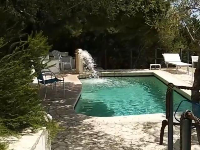 Case e ville in vendita di 270 m² in Via Grotta delle Capre