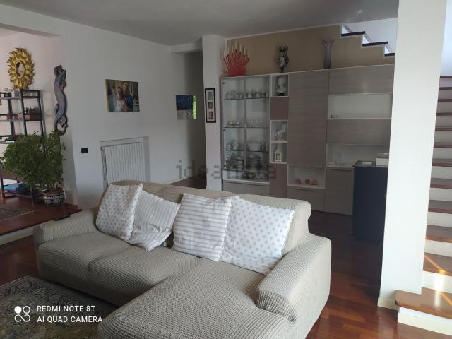 Case e ville in vendita di 270 m² in Via Don Scarani