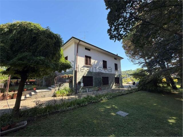 Case e ville in vendita di 270 m² in Via Dante Alighieri, 17