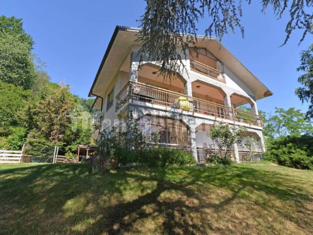 Case e ville in vendita di 270 m² in Via dei Pianazzi