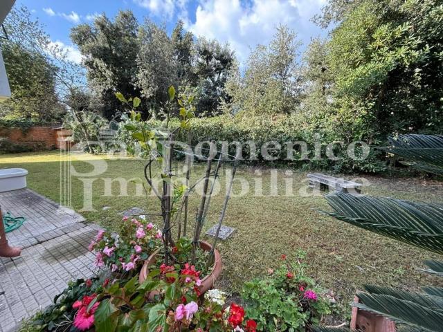 Case e ville in vendita di 270 m² in Via dei Pioppi, 56128