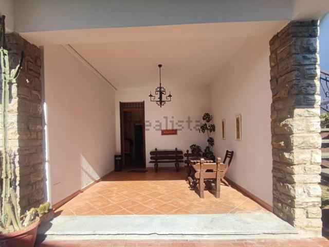 Case e ville in vendita di 270 m² in Via della Gronda