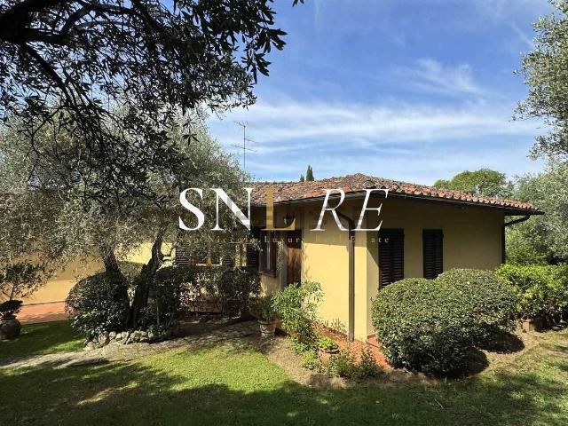 Case e ville in vendita di 270 m² in Via della Pescaia