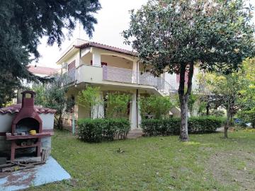 Case e ville in vendita di 270 m² in Via delle Ninfe, 4