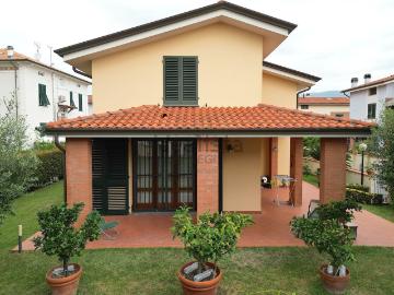 Case e ville in vendita di 270 m² in Via delle Ville Prima